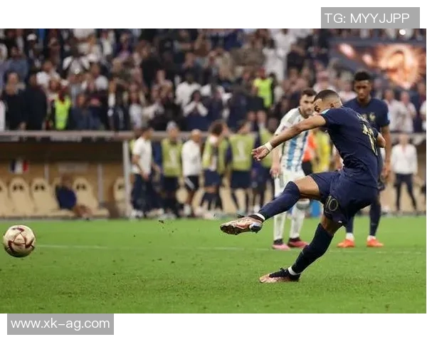 姆巴佩点球技巧揭秘：助跑停顿与坚定眼神助其近11次未罚丢